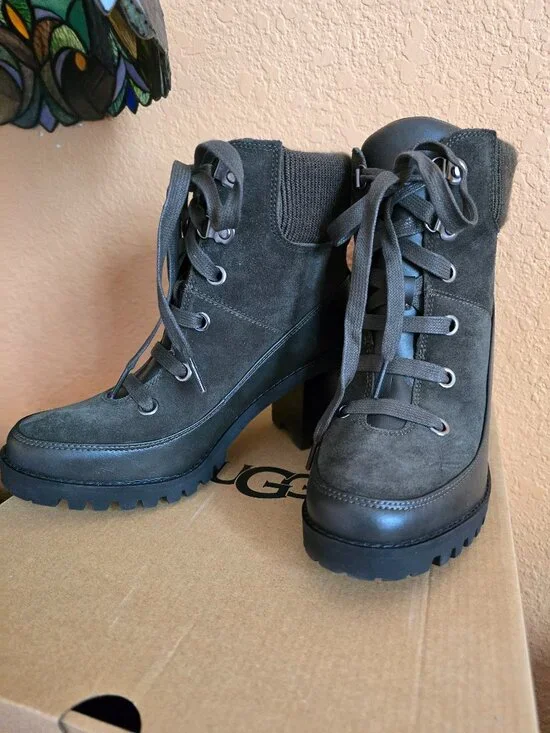 UGG BLACK WATERPROOF SUEDE REDWOOD BOOTS Size 7 - Picture 1 of 12